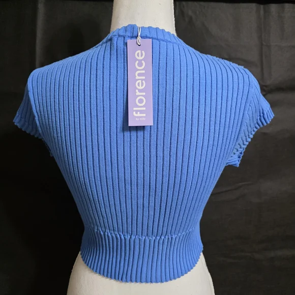 Electric Blue Ribbed Crop Top - Women - Picture 3 of 5